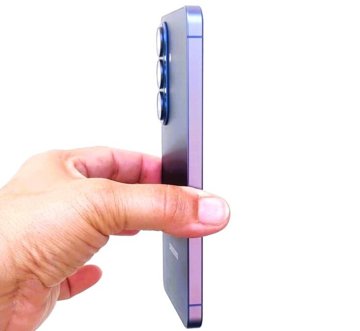 Samsung Galaxy S26 Review: Why This Phone Slowly Grew on Me Slim Samsung Galaxy S26 side profile